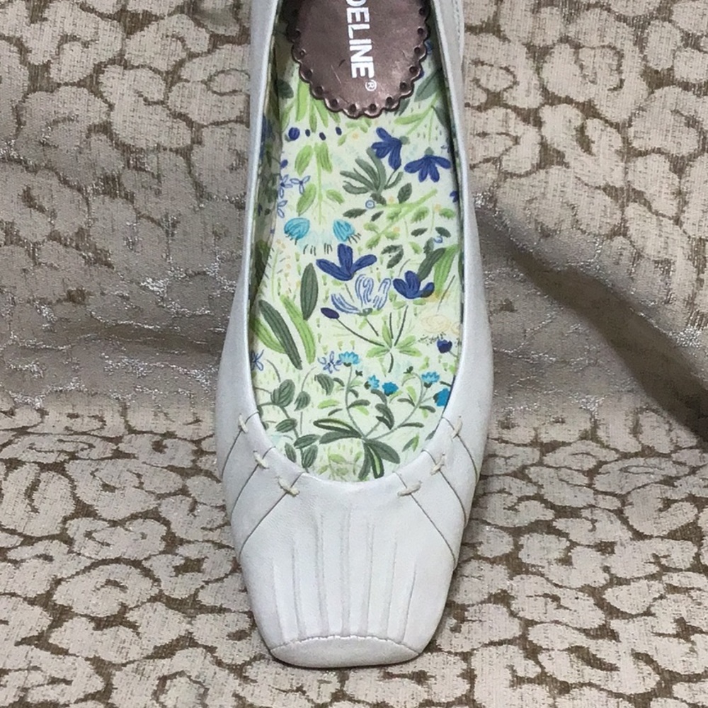 Madeline Beautiful Ivory Leather Lace Ballet Shoes Sz 8.5